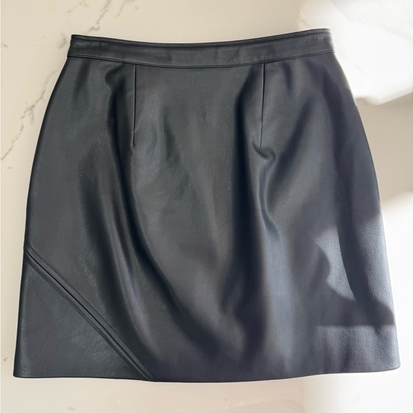 Blank NYC Leather Mini Skirt - Super Stylish! - Picture 4 of 6